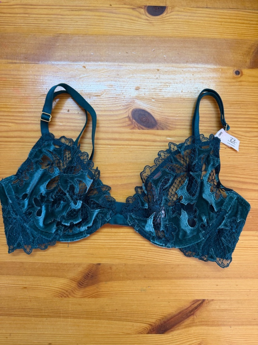 Victoria's Secret Very Sexy Ziggy Glam Floral Embroidery Demi Bra Velvet Green